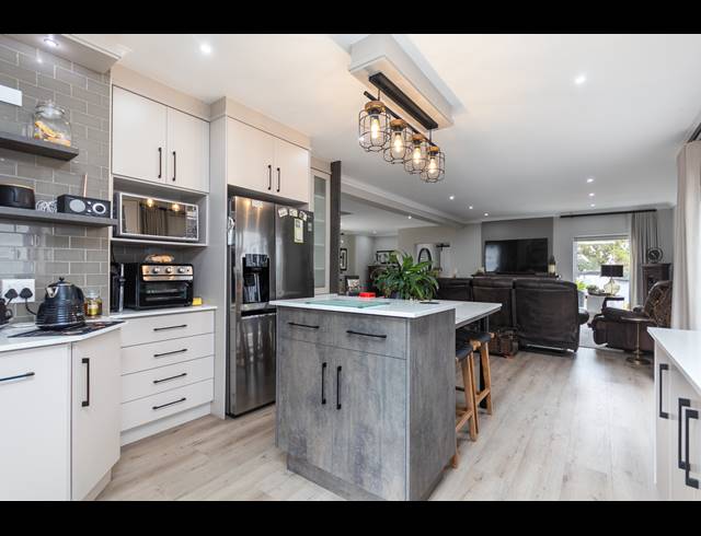 3 BEDROOM FREESTANDING FOR SALE IN BIG BAY